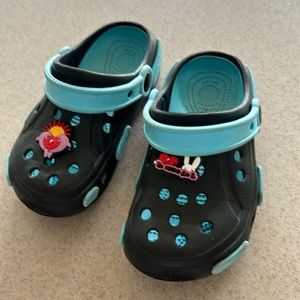 Crocs with two charms
